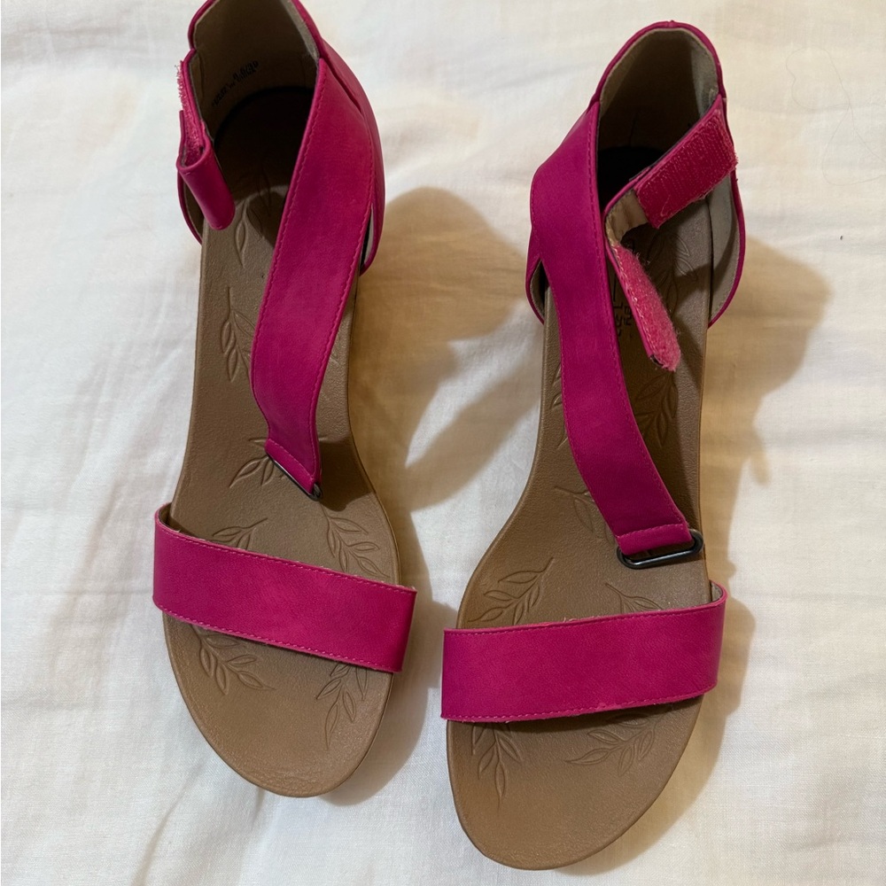 DSW Fuchsia Sandals